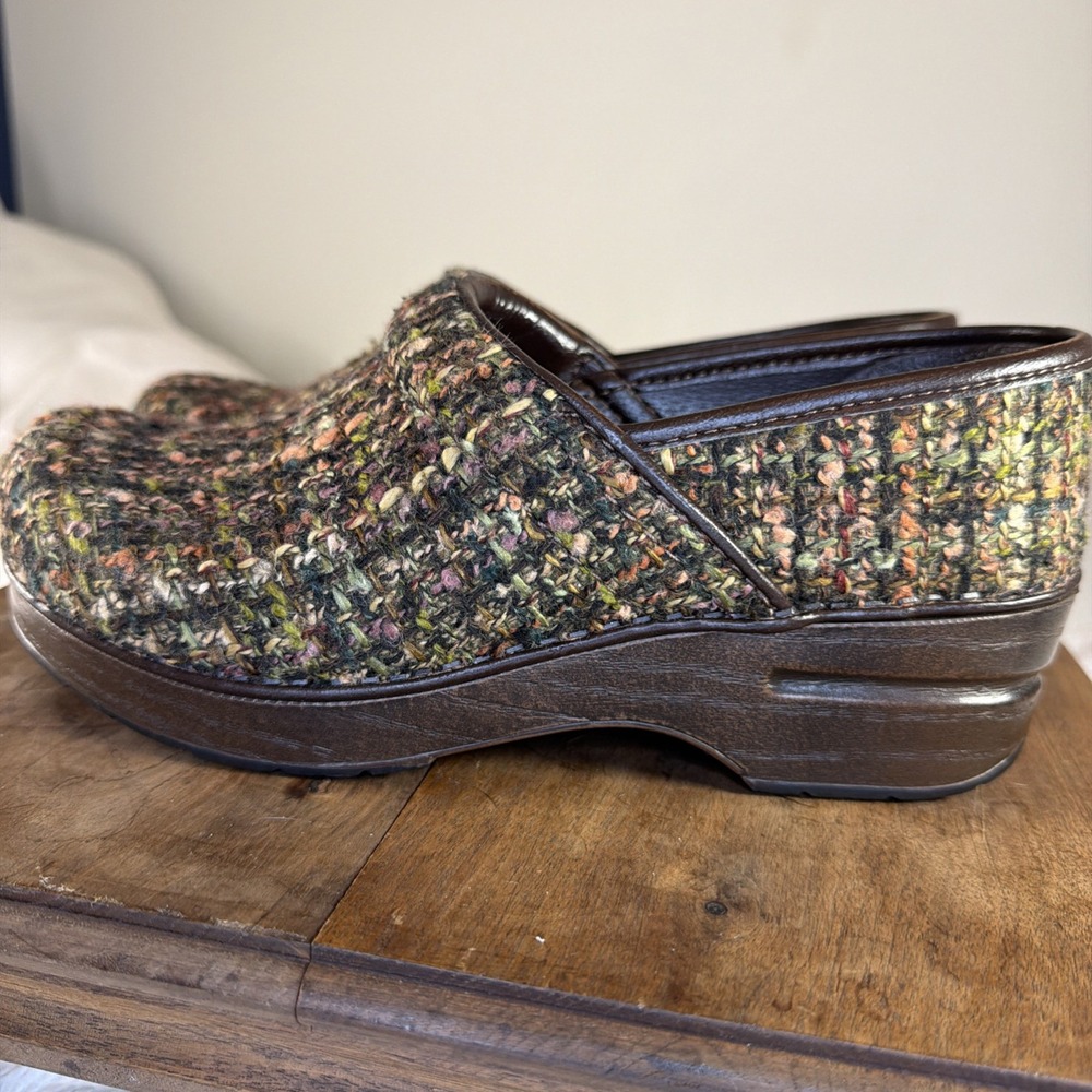 Dansko Tweed Clog 37 Brown Green Pink